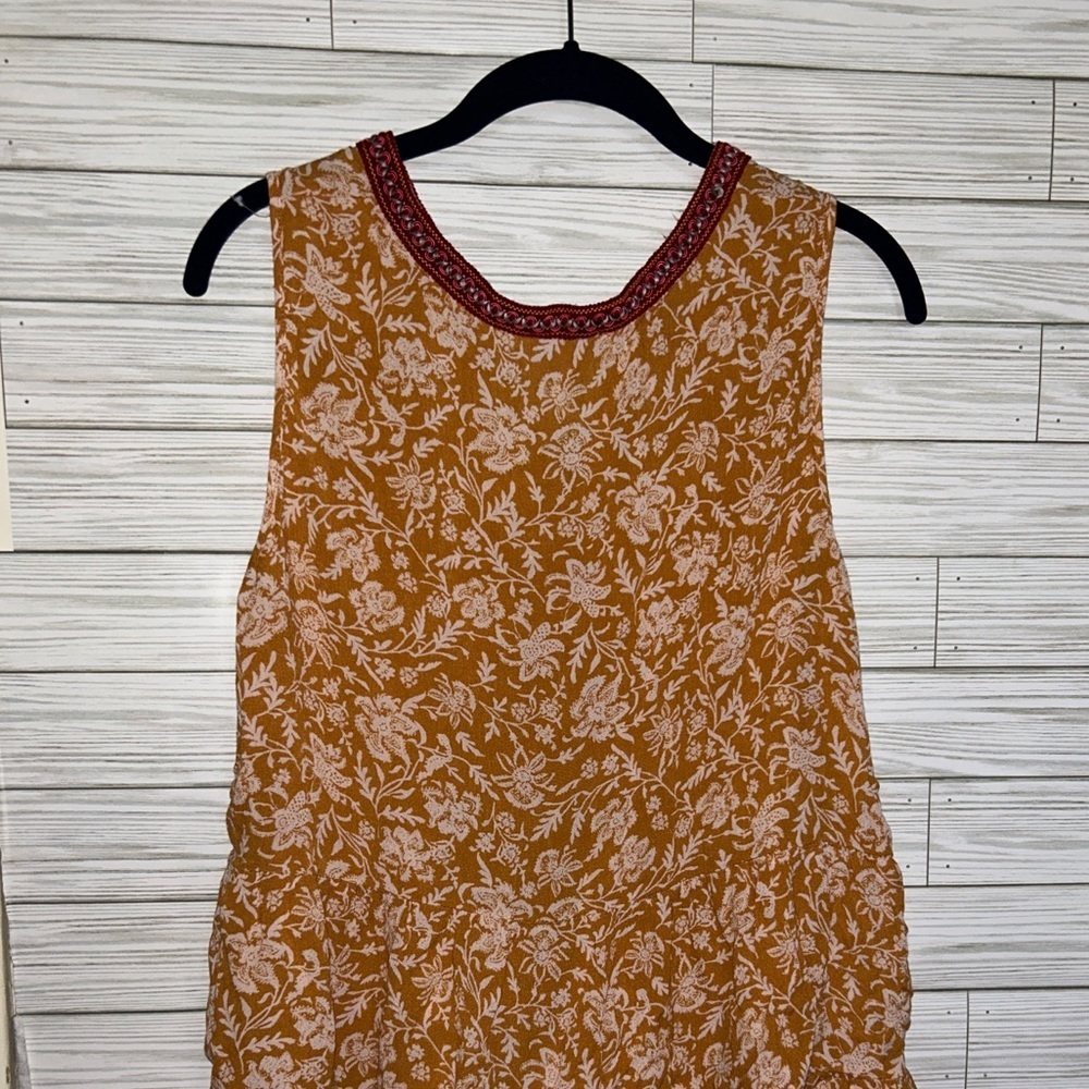 Democracy Red and Orange Ruffled Sleeveless Blouse - Picture 6 of 6